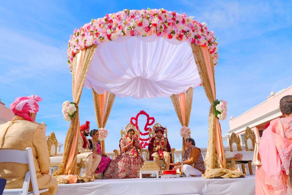 wood-and-leaves-stage-decoration